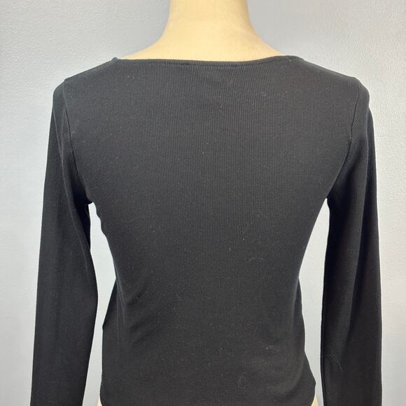 Y2K Forever 21 Black Knit Scoopneck Pearl Button Long Sleeve Medium Whimsigoth - Picture 2 of 7